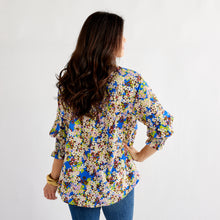 Load image into Gallery viewer, Caryn Lawn Kimberly Top Blue Floral