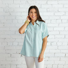 Load image into Gallery viewer, Caryn Lawn Betsy Button Down Green
