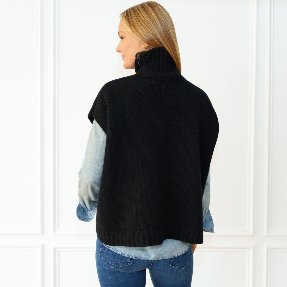 Scottie Sweater Vest Black