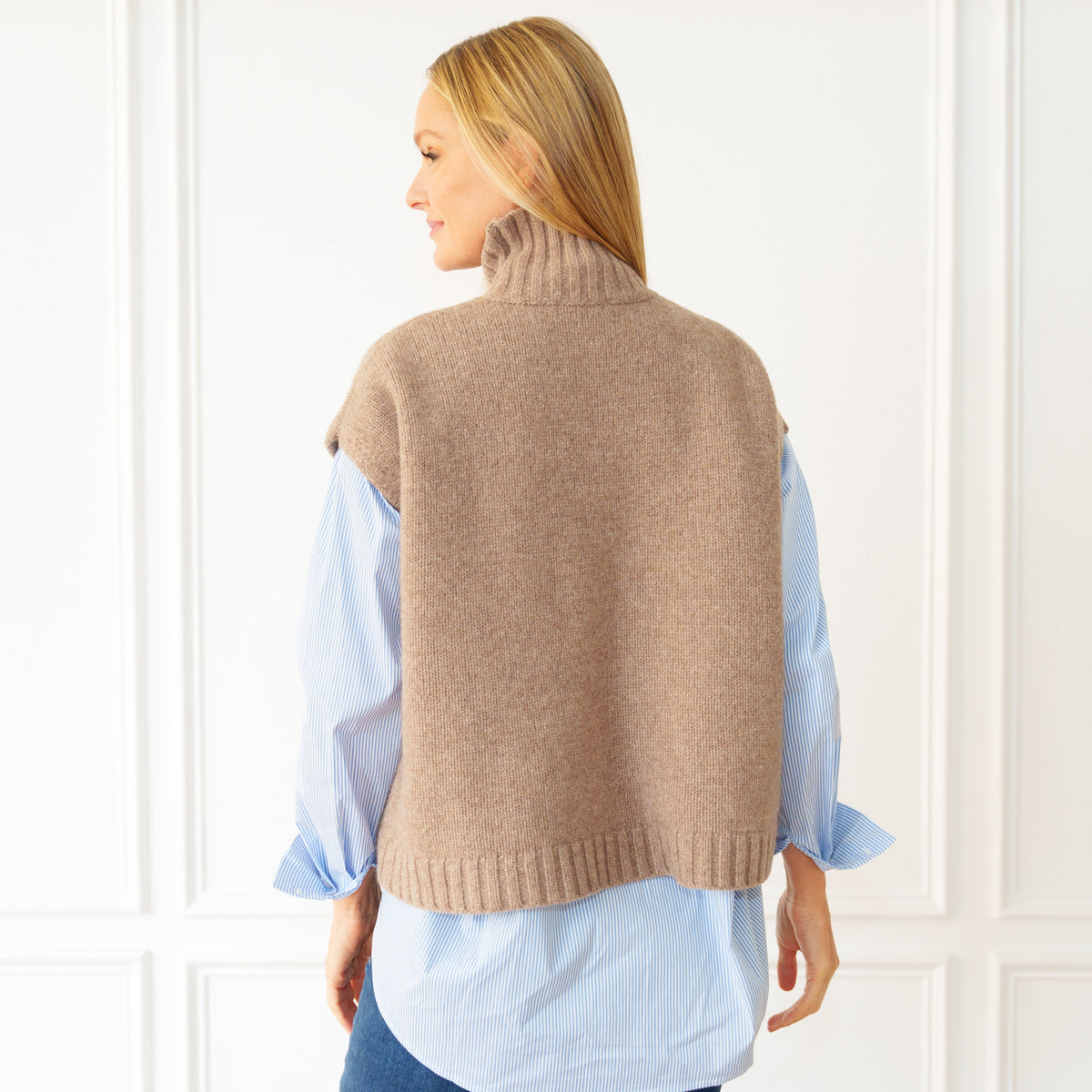 Scottie Sweater Vest Camel