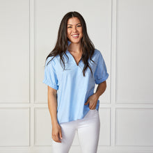Load image into Gallery viewer, Caryn Lawn Betsy Collared Chambray Top Blue