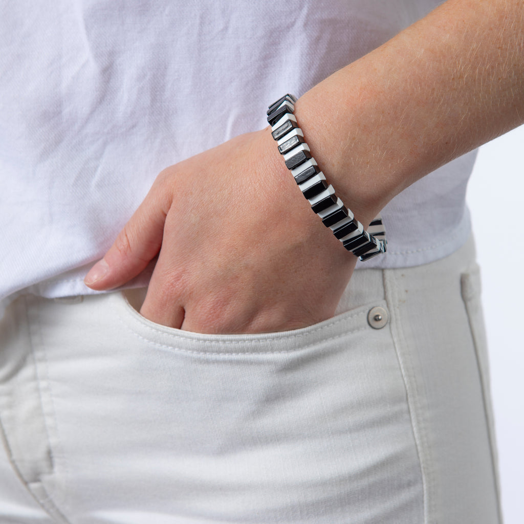 Caryn Lawn Tile Bead Bracelet - Black/White